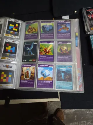 Álbum de cartas Invizimals Desafíos Ocultos