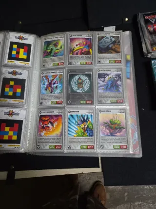 Álbum de cartas Invizimals Desafíos Ocultos