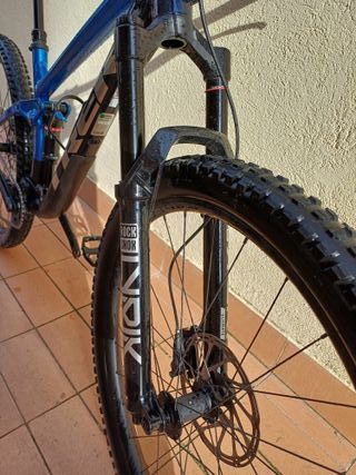 Bicicleta Trek Fuel Ex 8 MTB 29" Con Lyrik Ultimat