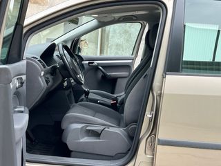 Volkswagen Touran 2012