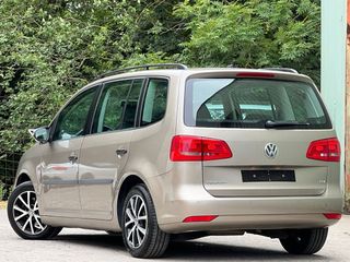 Volkswagen Touran 2012