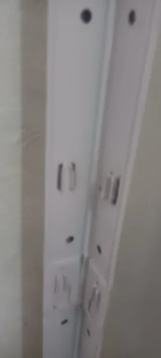 Estantería metálica blanca