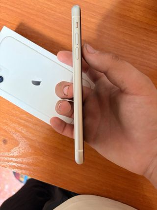 iPhone 11 Plata/Blanco