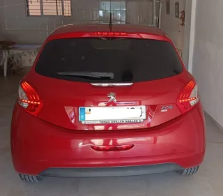 Peugeot 208 2015