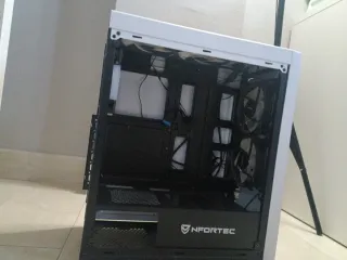 Gabinete Nfortec Blanco y Negro