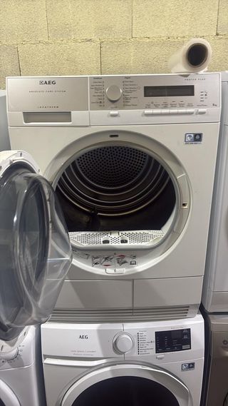 Secadora AEG 8kg Bomba Calor