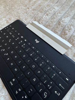 Teclado Logitech Keys-To-Go Bluetooth Negro