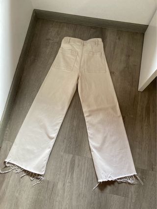 Pantalón vaquero ancho beige