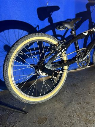 Bicicleta BMX B-PRO Negra