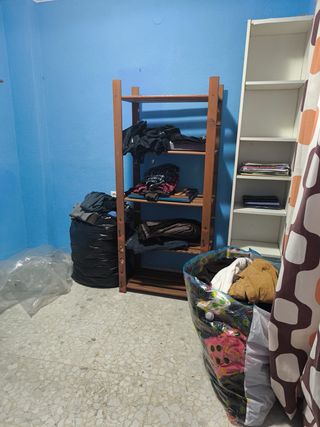 Estantería de madera