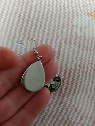 Orecchini pendenti gelsomino bianco in vetro