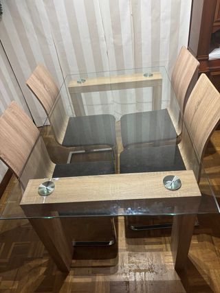 Mesa de comedor familiar cristal y madera