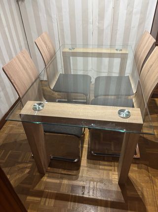 Mesa de comedor familiar cristal y madera