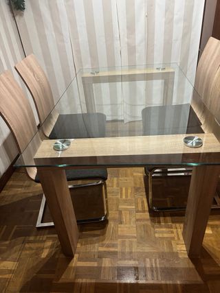 Mesa de comedor familiar cristal y madera