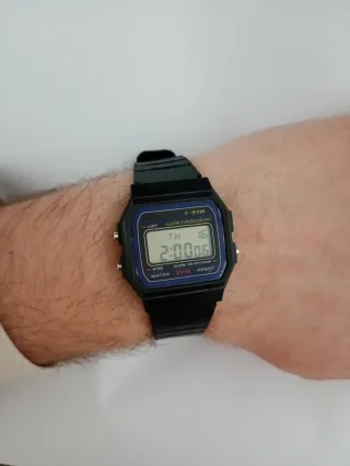 Reloj digital de muñeca resistente al agua con luz