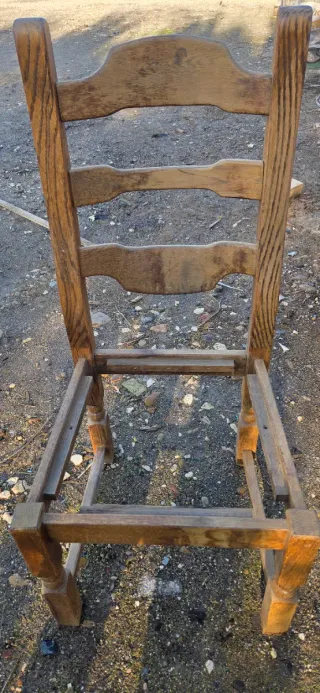 Sillas antiguas de madera