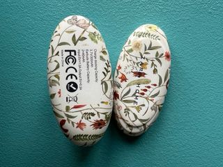 Auriculares Bluetooth con funda floral