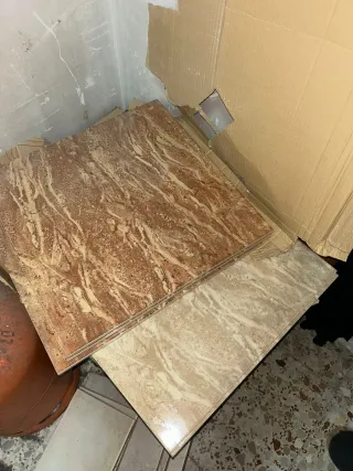 Suelo de gres imitación mármol