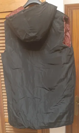 Chaleco reversible Cortefiel negro/rojo talla XXL