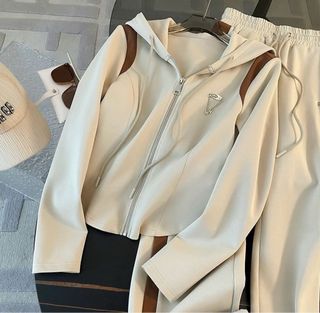 Conjunto Sudadera y Pantalón Beige