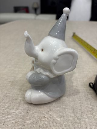 Salvadanaio elefantino con cappello