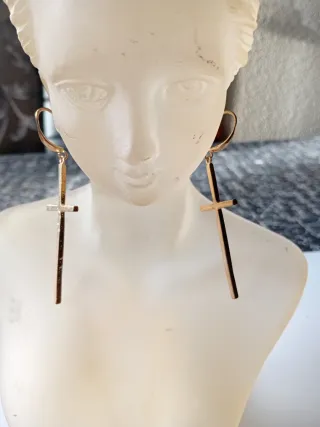 4 pares de pendientes 5€ cada uno