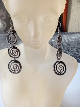 4 pares de pendientes 5€ cada uno