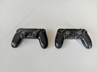 PS4 Pro 1TB + 2 Mandos y 3 Juegos