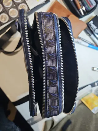 Bolso Guess Hombre Negro y Azul