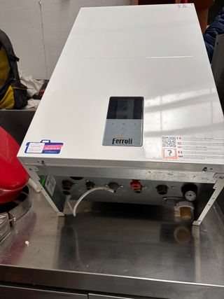 Caldera de condensación Ferroli poco uso