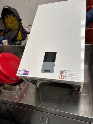 Caldera de condensación Ferroli poco uso