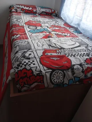 Cama nido con barrera protectora