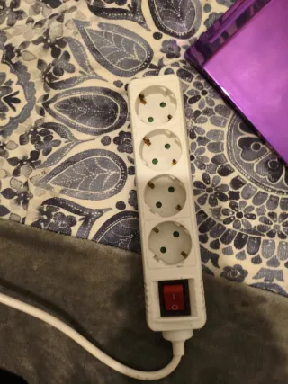 Regleta 4 enchufes con interruptor