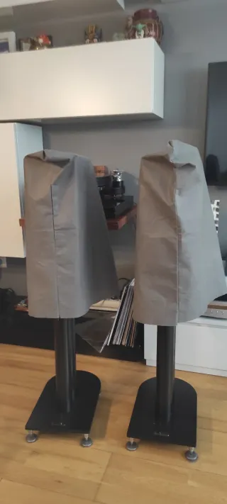 Altavoces PMC twenty 5.21 con soportes PMC