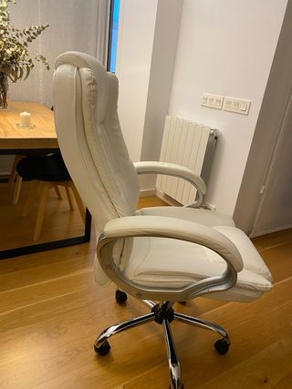 Silla estudio polipiel blanca cómoda