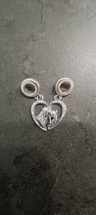 Dije Corazón Doble Hermanas