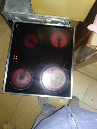 Horno y vitrocerámica Zanussi