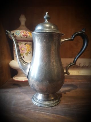 Vintage tetera o cafetera estilo oriental