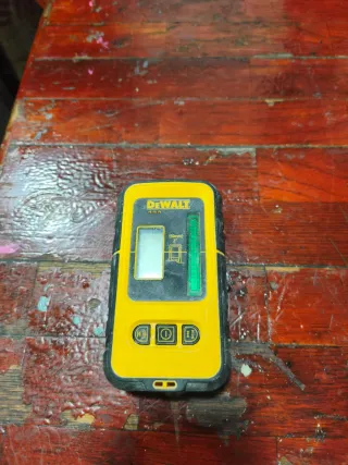 Nivel Láser DEWALT modelo DCLE 34031