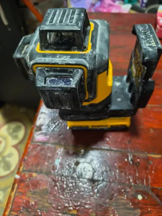 Nivel Láser DEWALT modelo DCLE 34031