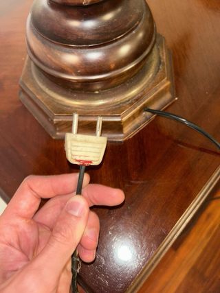 Lámpara de mesa vintage latón y madera