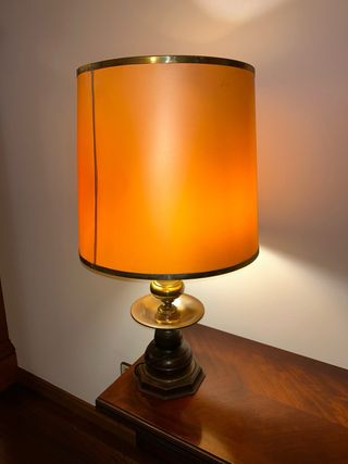 Lámpara de mesa vintage latón y madera