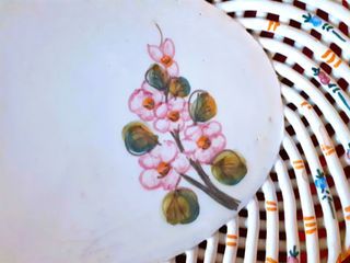 Panera de cerámica hecha y pintada a mano