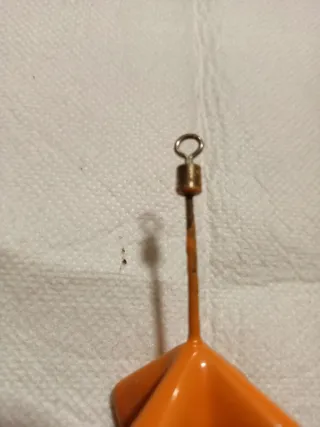 10 Plomos de pesca naranja para surfcasting