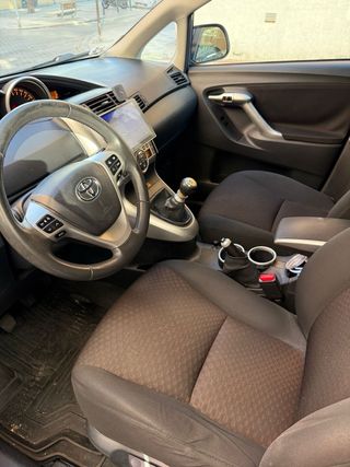 Toyota Verso 2011