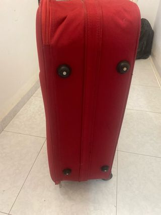 Maleta de viaje 23 kg roja