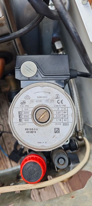 Bomba de agua Wilo RS15/5-3 Caldera Fagor