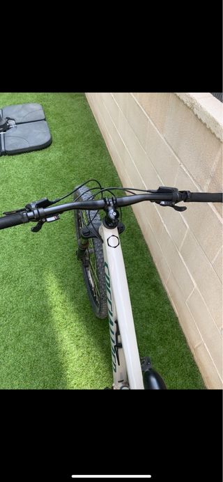 Bicicleta Specialized plateada Talla S