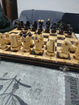 Scacchiera e pedine dama