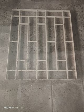 Rejas metálicas para ventanas.hay 3 a 30€ cada una